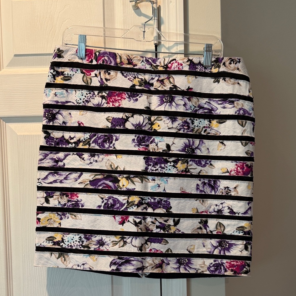 White House Black Market White Floral Mini Skirt with Black Stripes